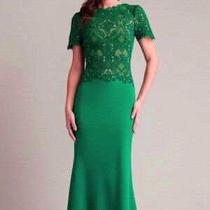 Tadashi Shoji Emerald Green Embroidered Short Sleeve Gown